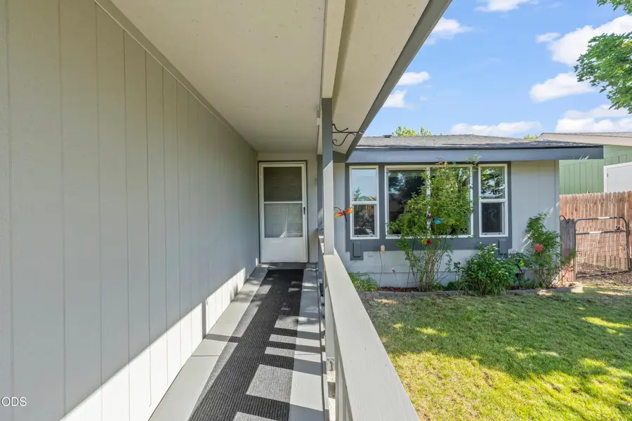 172 SE Tracie Street, Madras, OR 97741 - #3