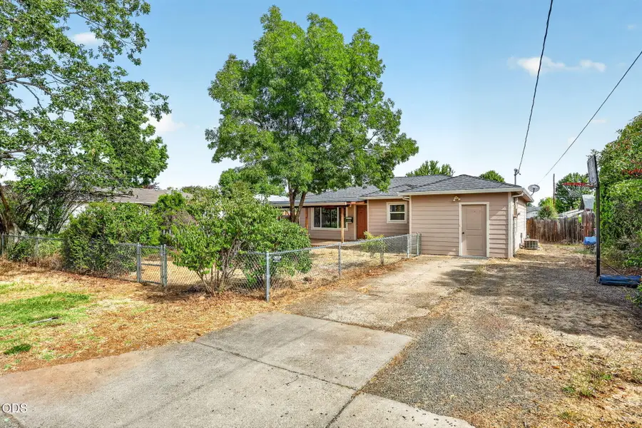 1332 Winchester Avenue, Medford, OR 97501 - #2