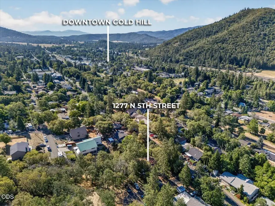 1277 N 5th Avenue, Gold Hill, OR 97525 - #2