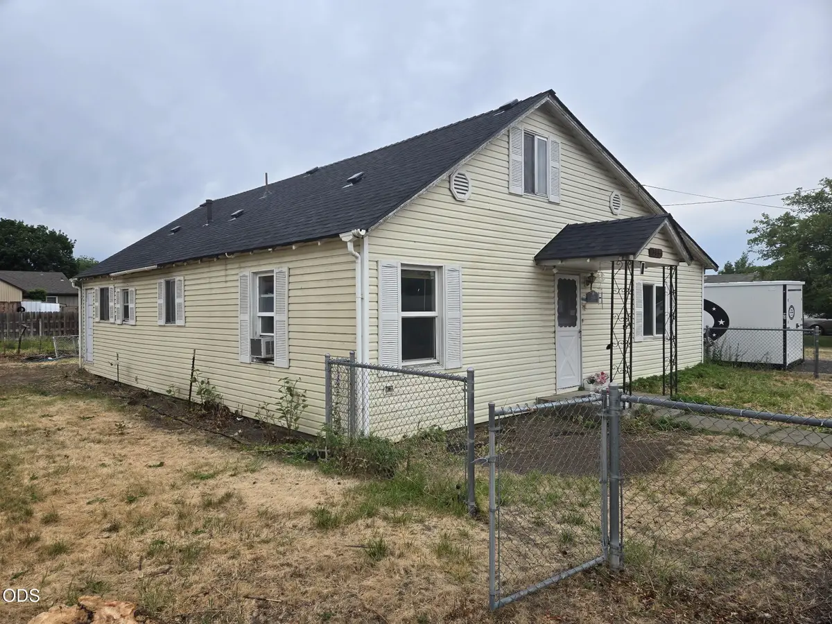 386 S Main Street, Prineville, OR 97754 - #1