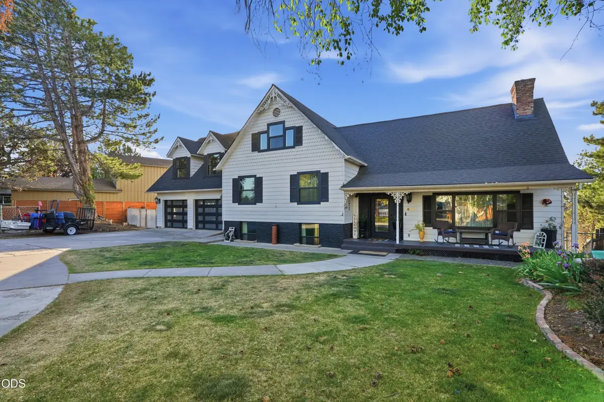 1635 SW Parkway Drive, Redmond, OR 97756 - #1