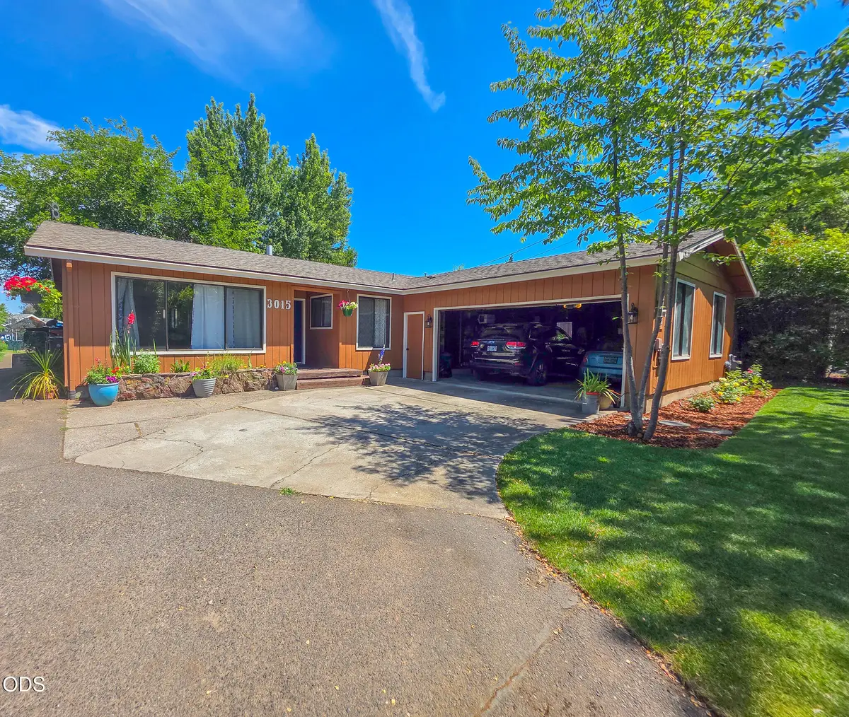 3015 Lone Pine Road, Medford, OR 97504 - #1