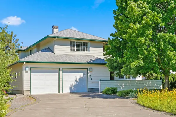 2034 NE Bluebird Court Ne, Bend, OR 97701