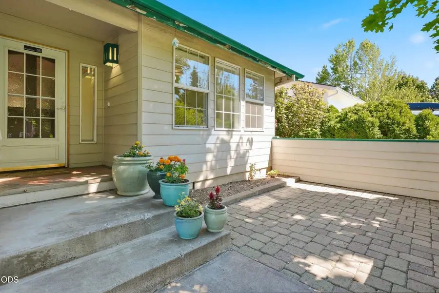 2034 NE Bluebird Court Ne, Bend, OR 97701 - #2
