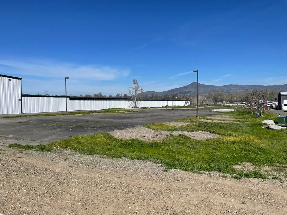 3957 S Pacific Highway, Medford, OR 97501 - #1