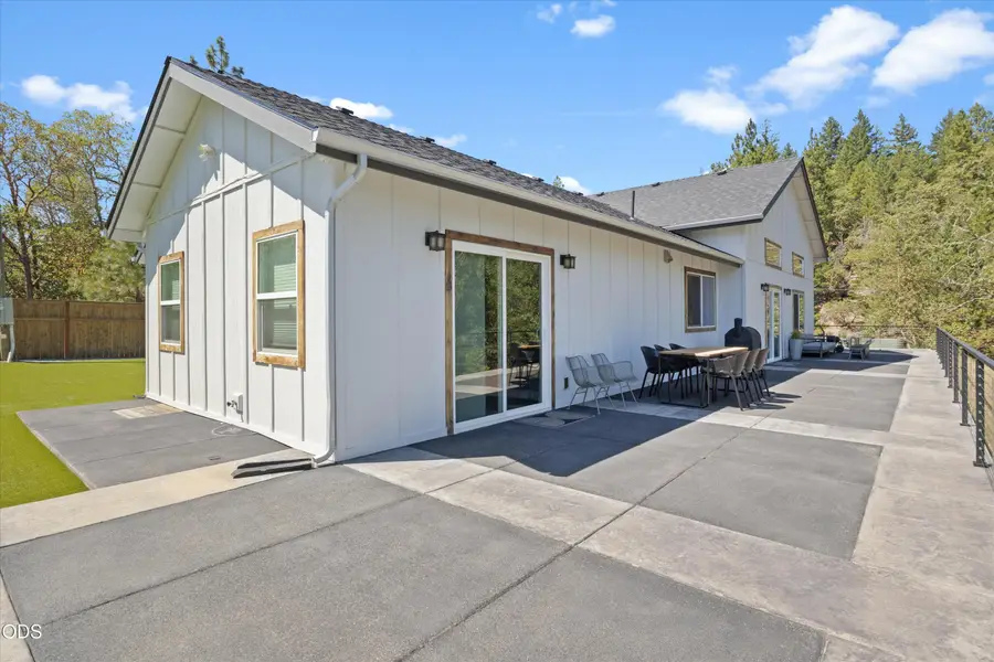 922 Palomino Drive, Grants Pass, OR 97526 - #2
