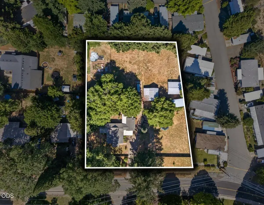 295 W Evans Creek Road, Rogue River, OR 97537 - #3