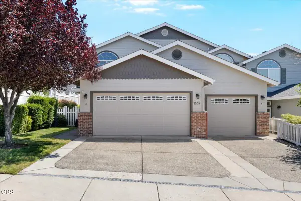 1508 Hollyhock Drive #A, Medford, OR 97504