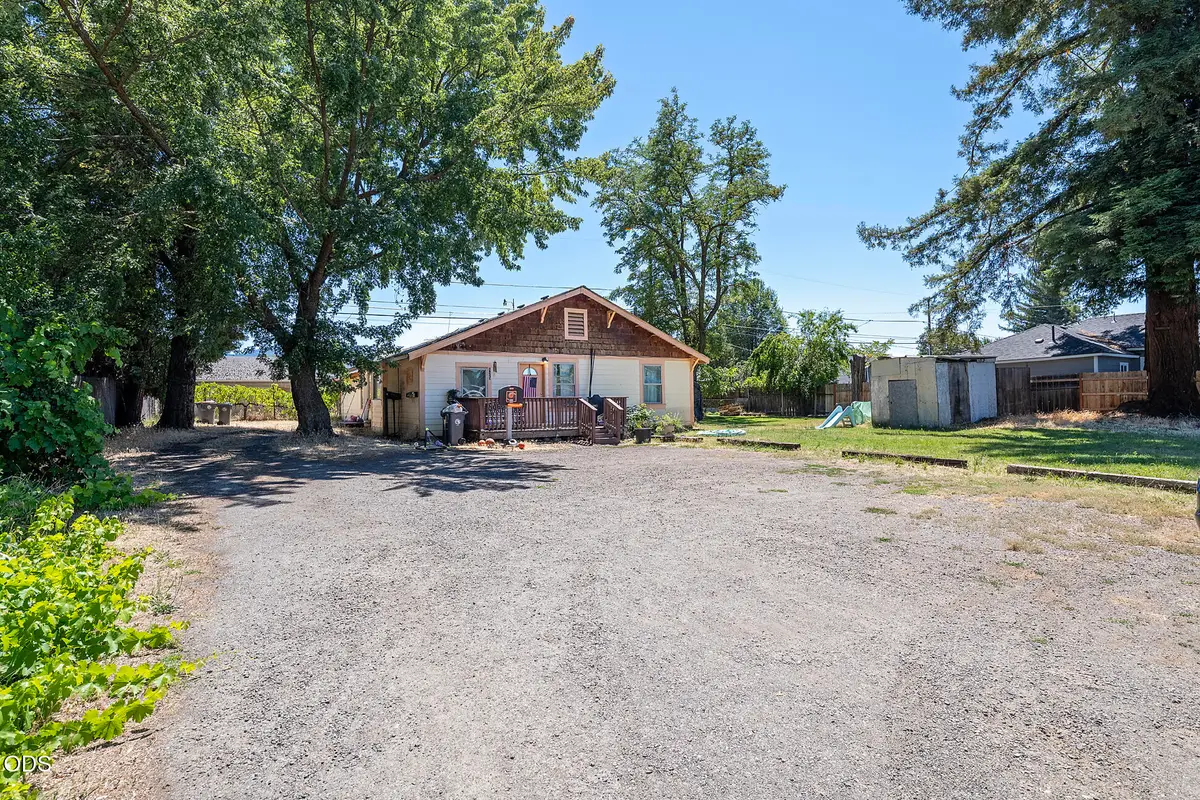825 W 13th Street, Medford, OR 97501 - #1