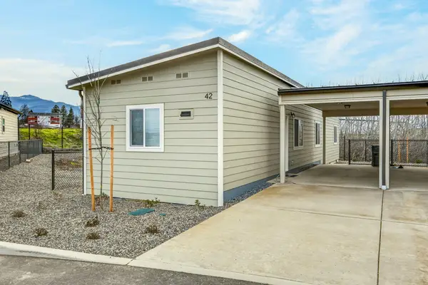 4069 S Pacific Highway #42, Medford, OR 97501