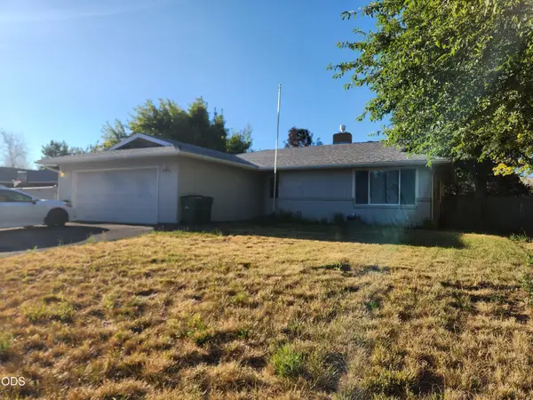 5201 Laurelwood Drive, Klamath Falls, OR 97603