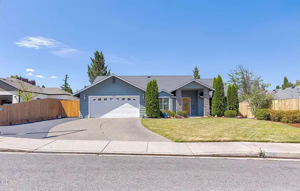 2714 SW Trinity Way, Grants Pass, OR 97527
