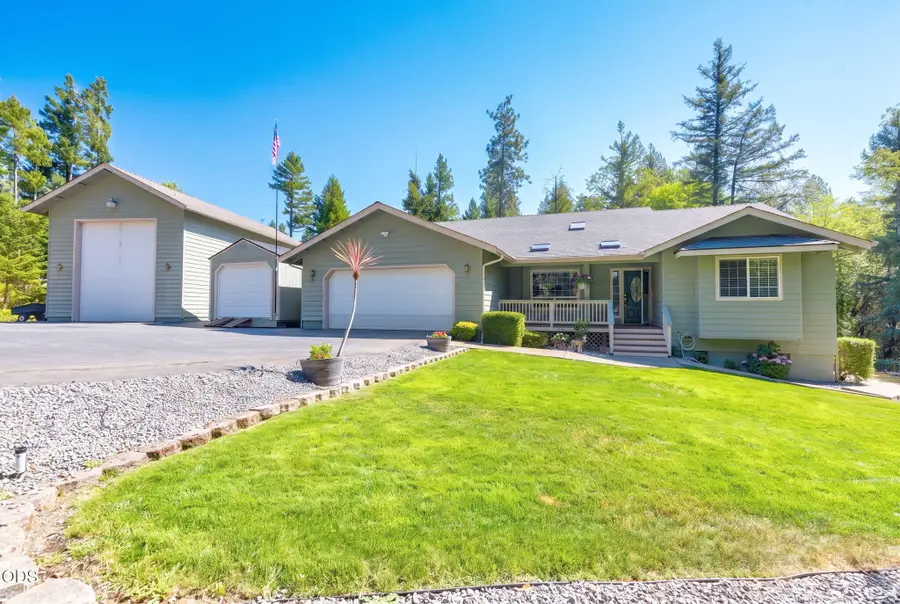 141 N Lappland Drive, Grants Pass, OR 97527 - #3