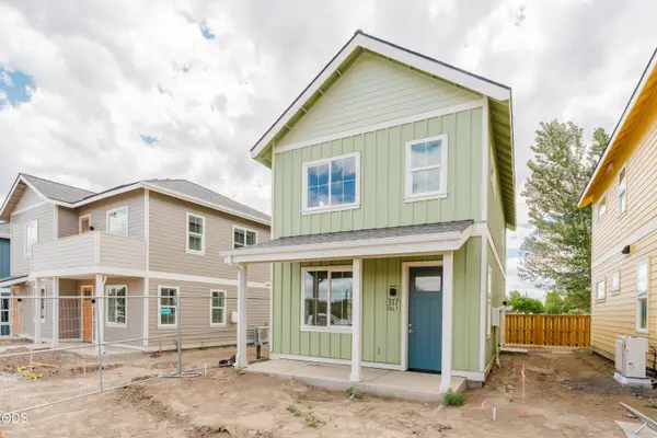 317 NW 17th Street #1, Redmond, OR 97756