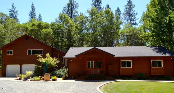 737 Pinecrest Drive, Grants Pass, OR 97526