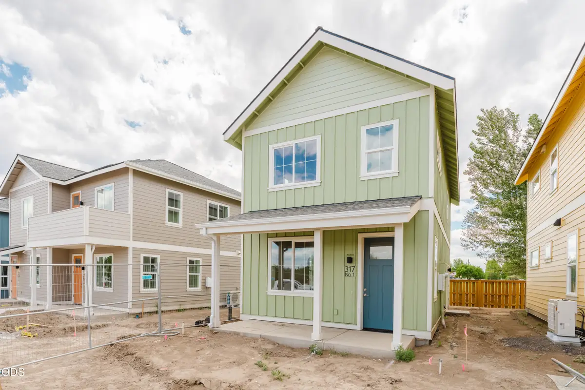 317 NW 17th Street #8, Redmond, OR 97756 - #1
