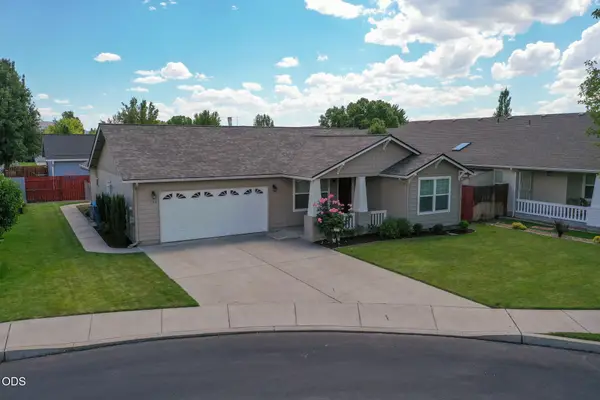 758 NE Sandstone Court, Prineville, OR 97754