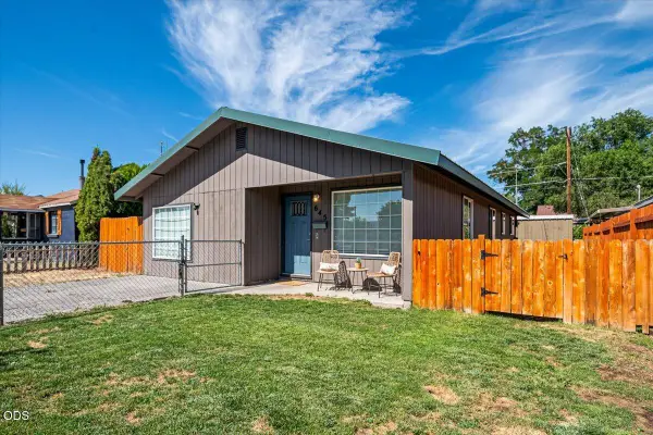 645 NW 7th Street, Redmond, OR 97756