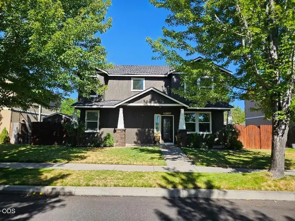 1320 NE 3rd Street, Redmond, OR 97756