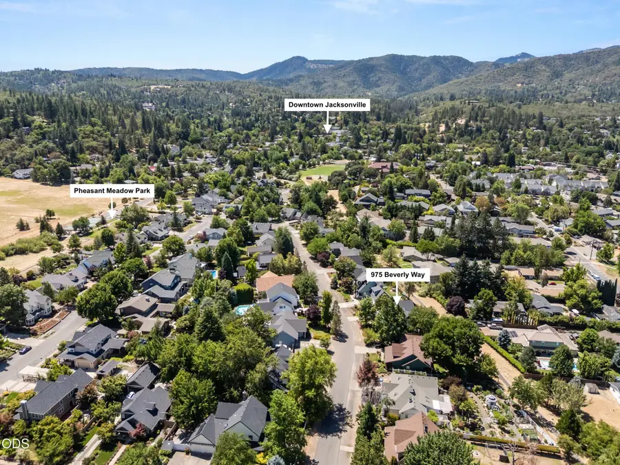 975 Beverly Way, Jacksonville, OR 97530 - #2