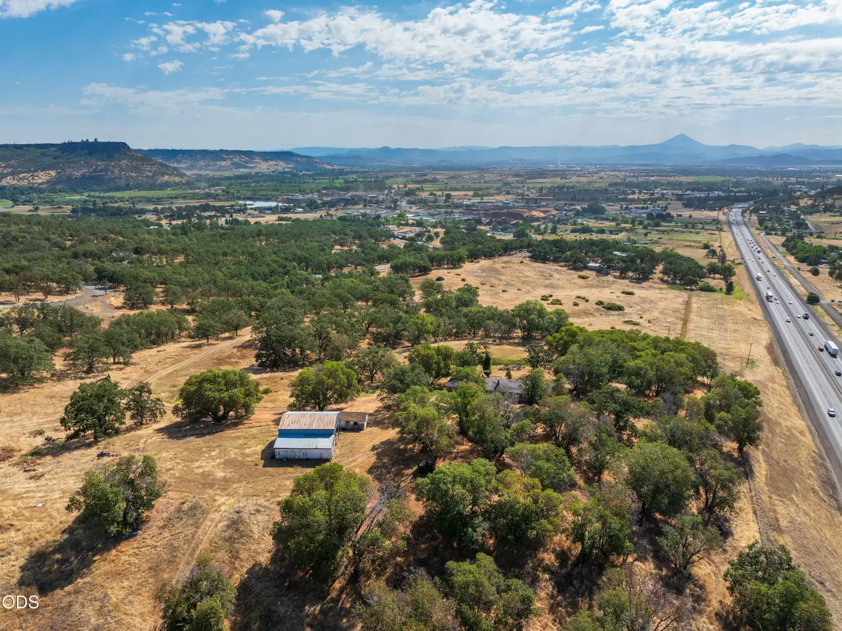 8785 Blackwell Road, Central Point, OR 97502 - #1