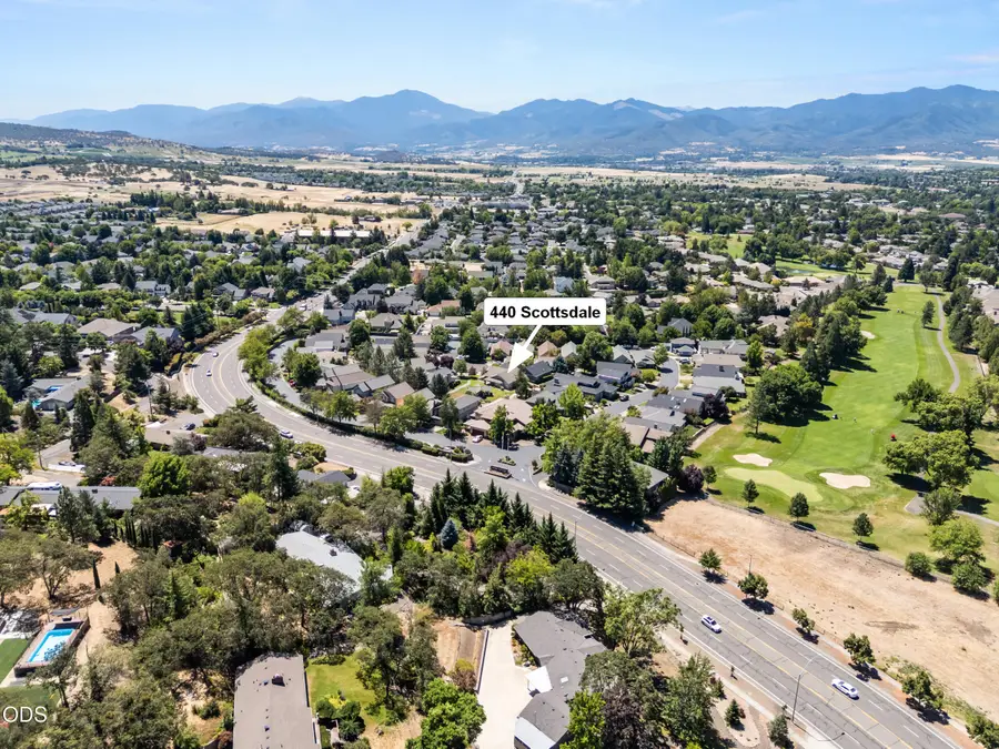 440 Scottsdale Circle, Medford, OR 97504 - #2