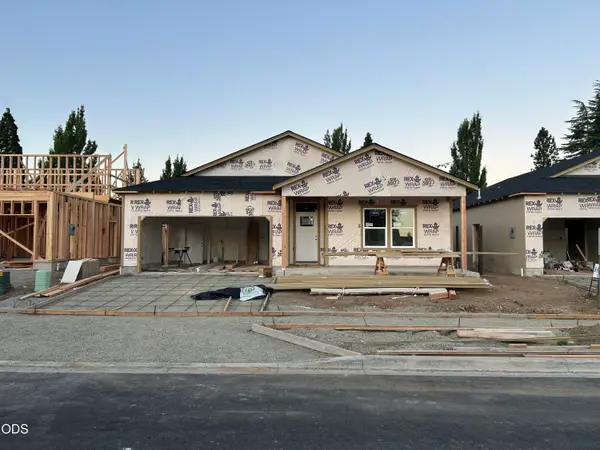 2217 Piazza Drive, Medford, OR 97501