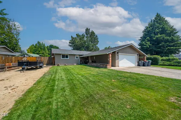933 Rose Valley Drive, Central Point, OR 97502