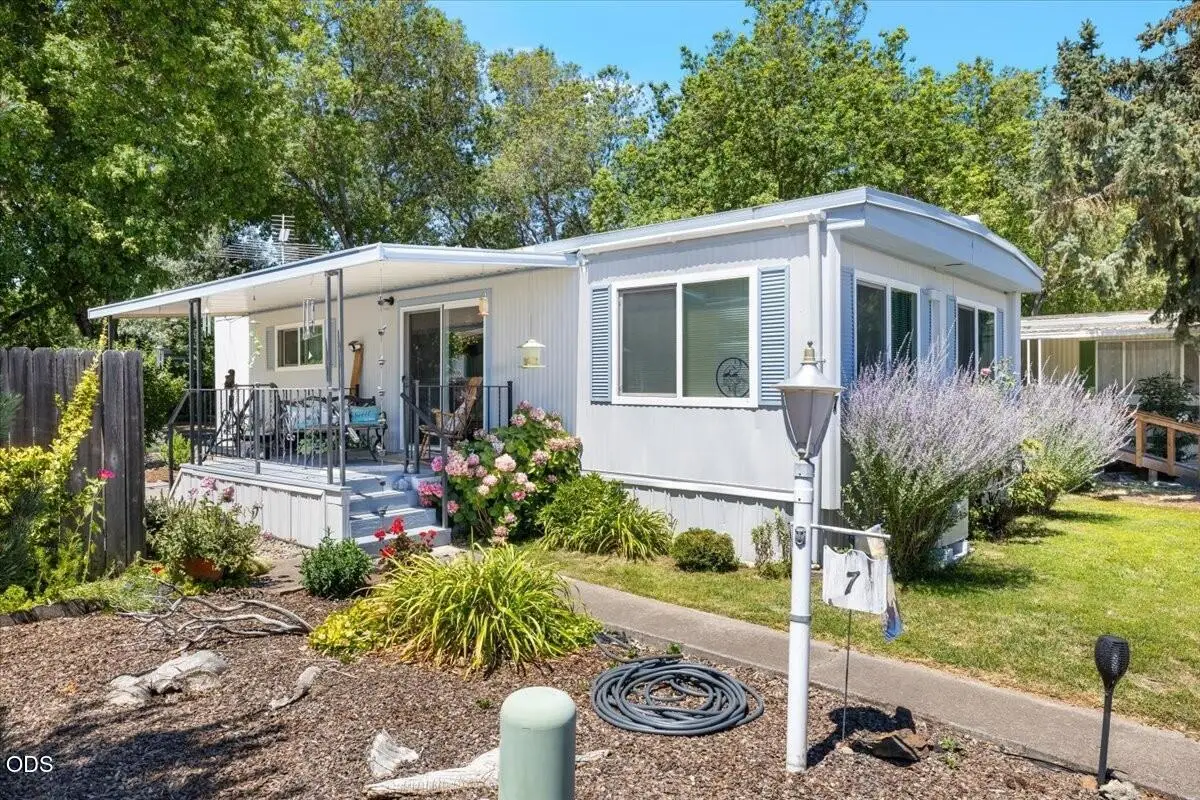 3700 Bellinger Lane #SPC 7, Medford, OR 97501 - #1