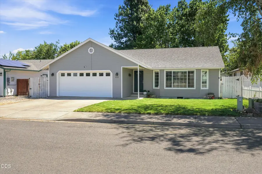 629 Glenn Way, Central Point, OR 97502 - #2