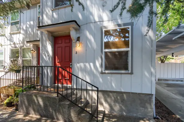 329 N Main Street #8, Ashland, OR 97520