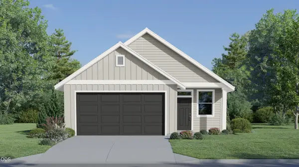 2709 NW 26th Lp North, Redmond, OR 97756