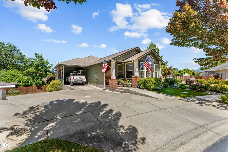 830 SW Bryn Court, Grants Pass, OR 97527 - #3