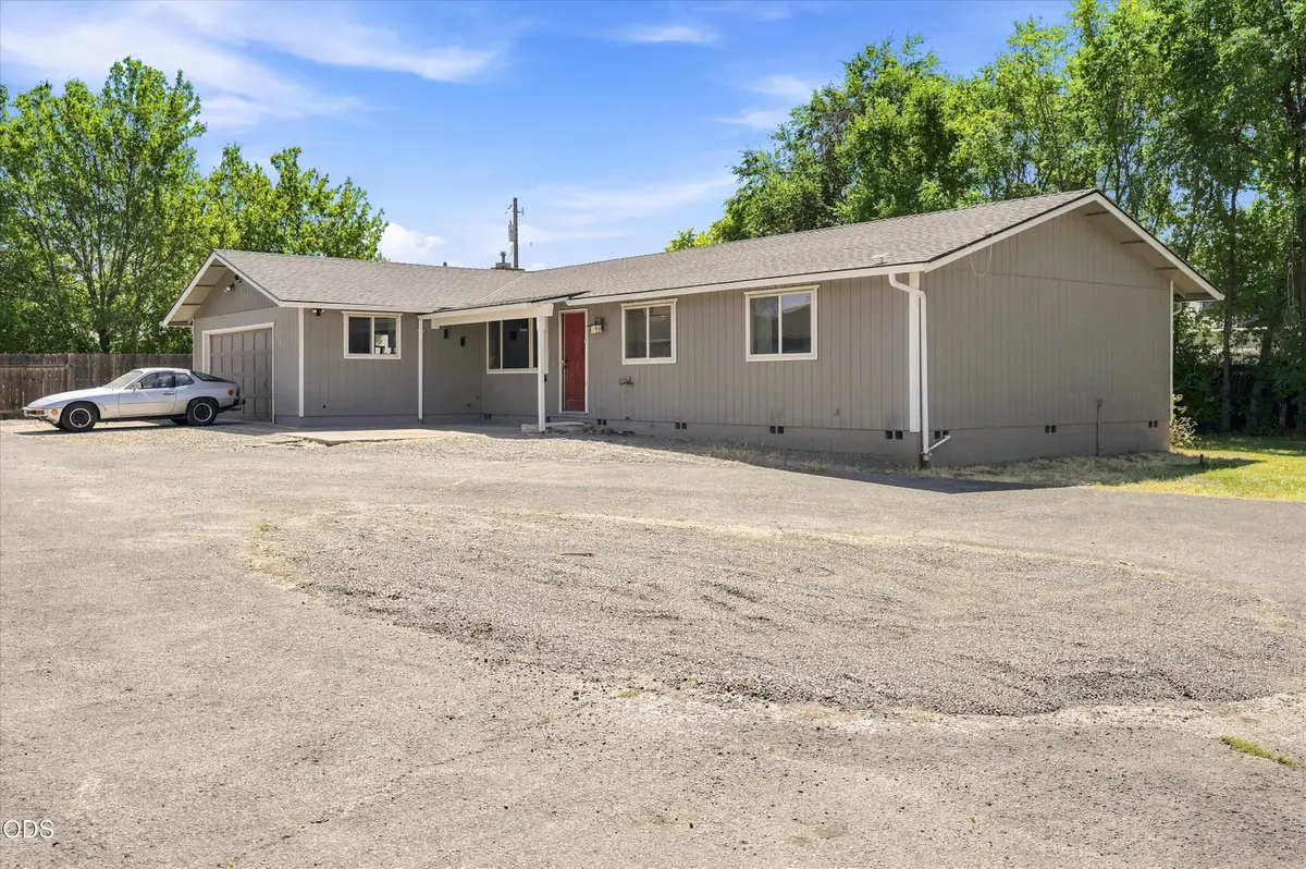 2721 Howard Avenue, Medford, OR 97501 - #1
