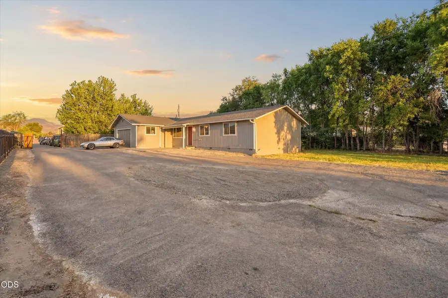 2721 Howard Avenue, Medford, OR 97501 - #2