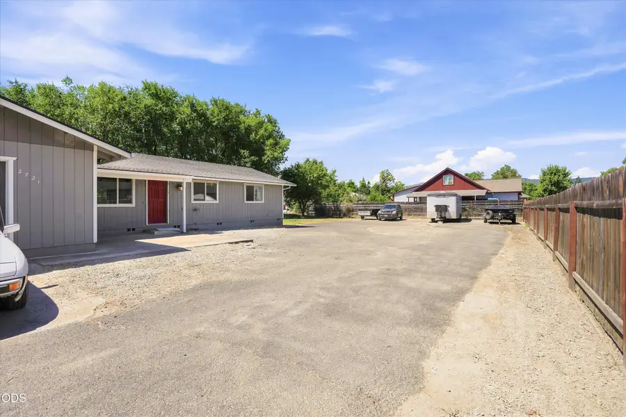 2721 Howard Avenue, Medford, OR 97501 - #3