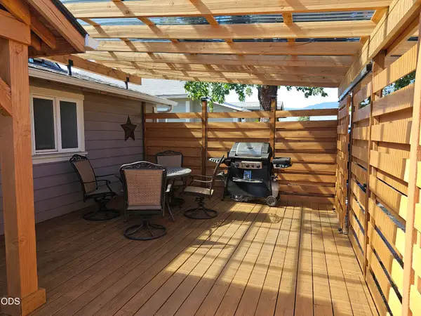 1215 NE 6th Street, Grants Pass, OR 97526