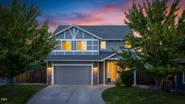 1615 SW Sarasoda Court, Redmond, OR 97756