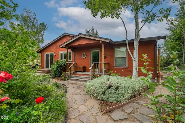 2815 Dead Indian Memorial Road, Ashland, OR 97520
