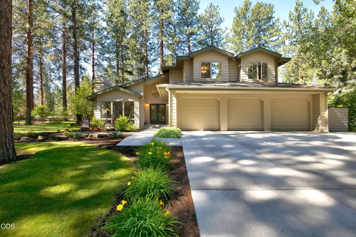 60643 Thunderbird Court, Bend, OR 97702 - #1