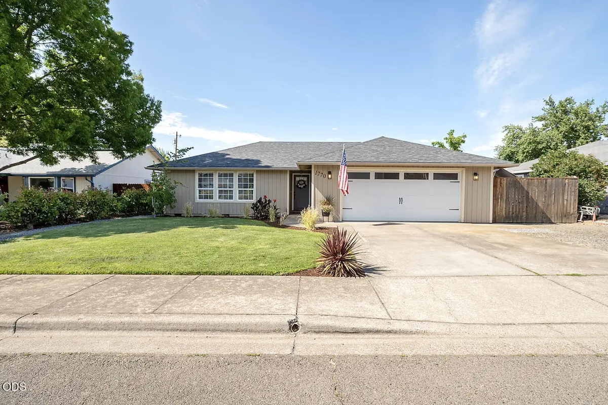 1770 Tanglewood, Medford, OR 97501 - #1