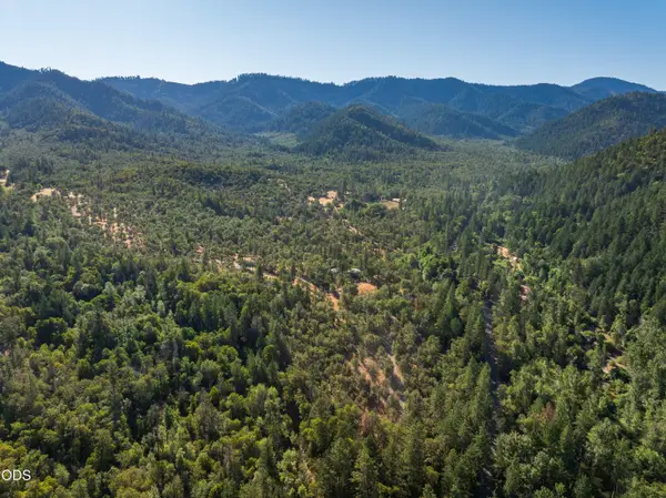 2659 Foots Creek L Fork Road, Gold Hill, OR 97525