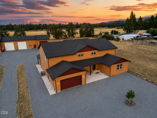 1213 Casino Road, Medford, OR 97501