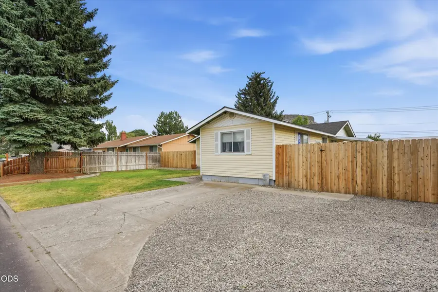 1242 SE 8th Street, Prineville, OR 97754 - #3