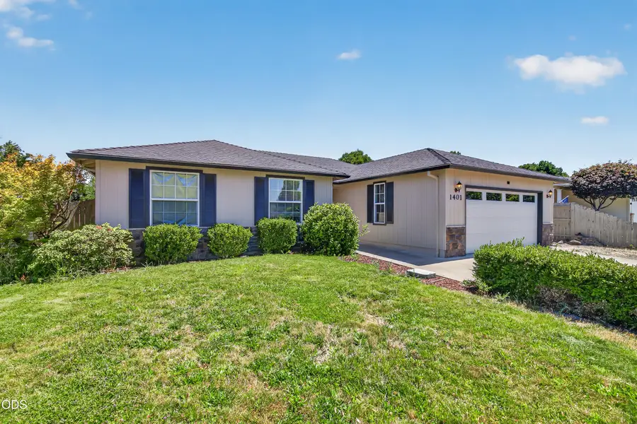 1401 Andrew Drive, Medford, OR 97501 - #2