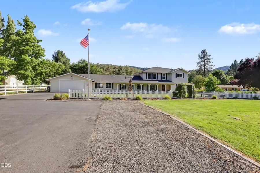6575 Old Stage Road, Central Point, OR 97502 - #2