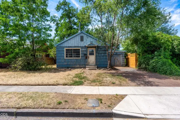 237 SW 9th Street, Redmond, OR 97756
