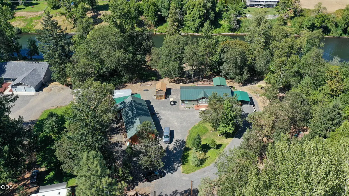 1800 Lampman Road, Gold Hill, OR 97525 - #1