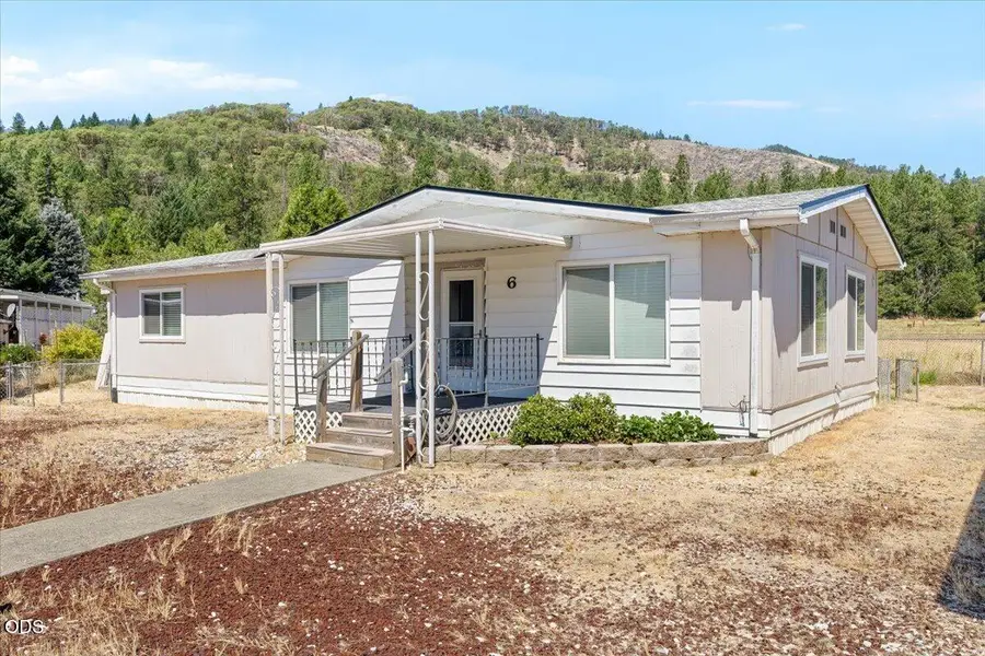 315 W Evans Creek Road #UNIT 6, Rogue River, OR 97537 - #3