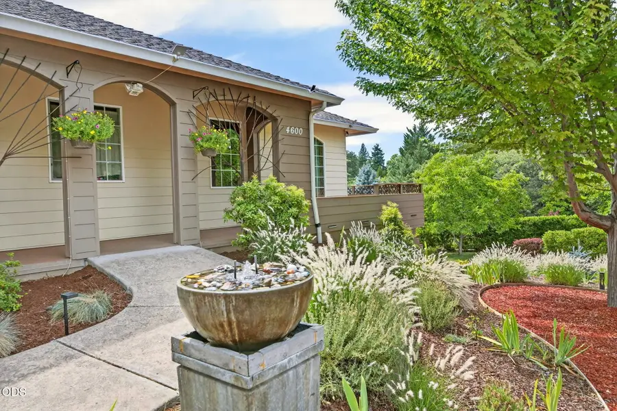 4600 Cloudcrest Drive #4604, Medford, OR 97504 - #2